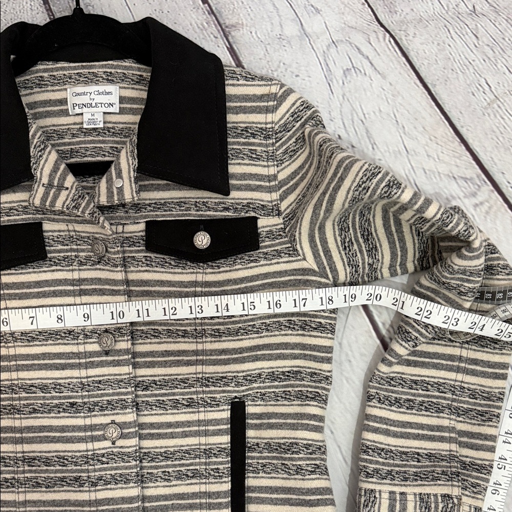 Vntg Pendleton Striped Black and Gray Jean Jacket 100% Virgin Wool Women Size M - Picture 8 of 8